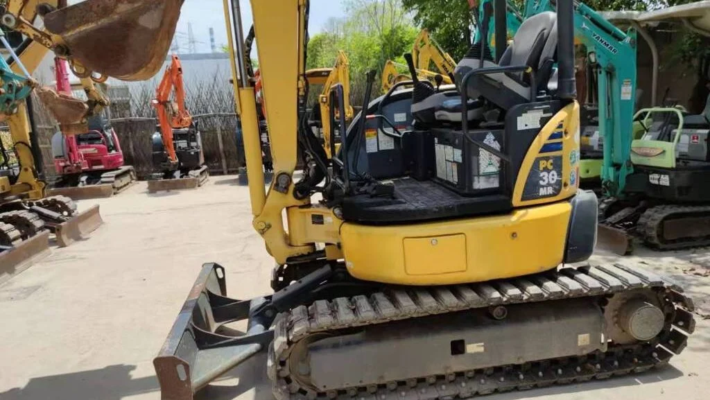 Komatsu PC30