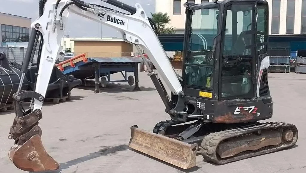 Bobcat E27Z