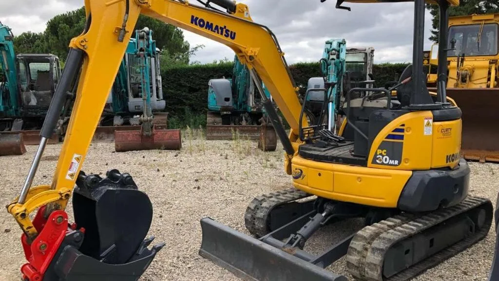 Komatsu PC 30MR-2